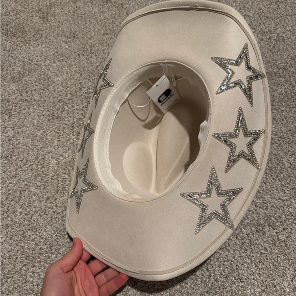 Classic Cream Western Hat - Picture 4 of 5